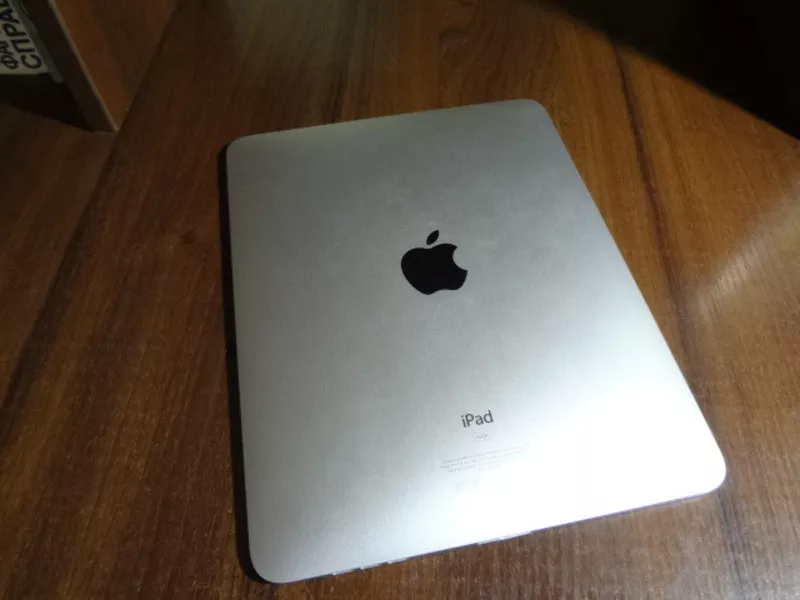 Планшет Apple iPad 1 2